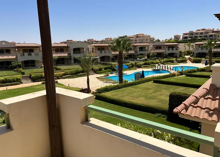 La Vista 5 Beachfront 265m Luxury Villa *